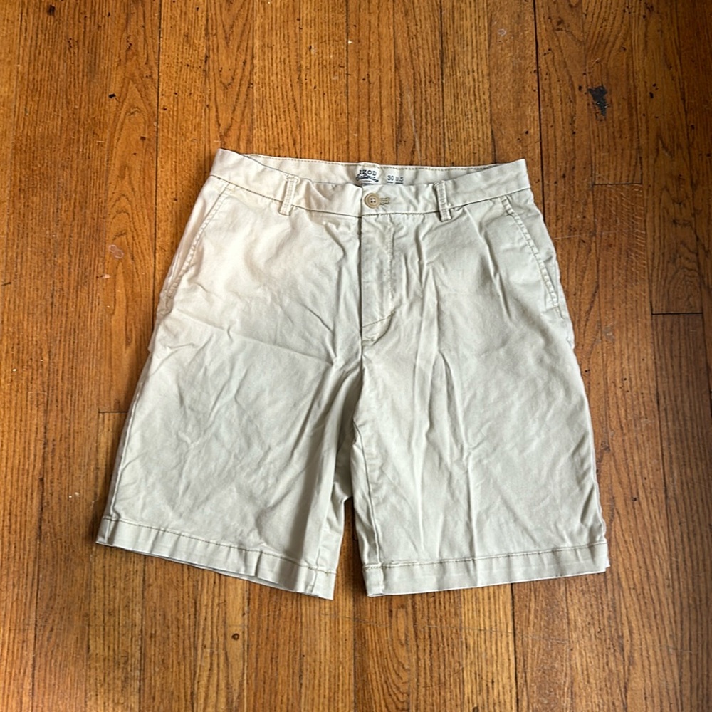 Men’s khakis Izod 30 waist, 9.5 inseam